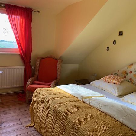 Vierseitenhof Hasenfelde - Ferienwohnung Feldblick Steinhofel Buitenkant foto