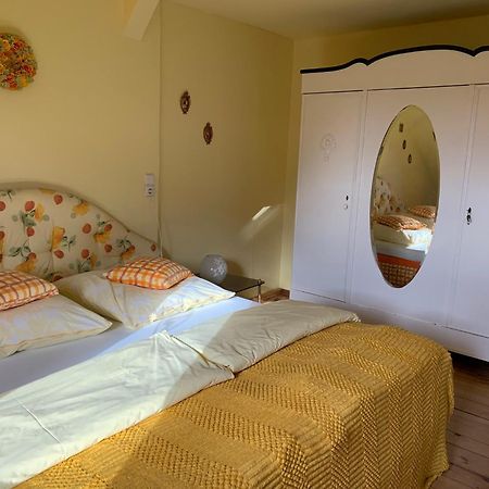 Vierseitenhof Hasenfelde - Ferienwohnung Feldblick Steinhofel Buitenkant foto